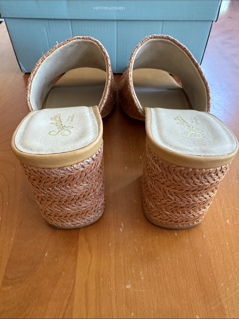 Seychelles Adapt Tan Raffia Slides - Picture 4 of 7